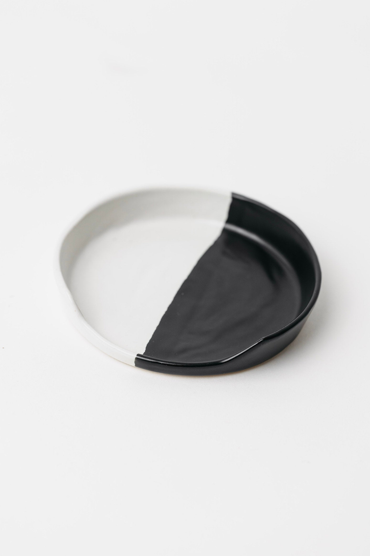Dawson Spoon Rest - Matte Black/White