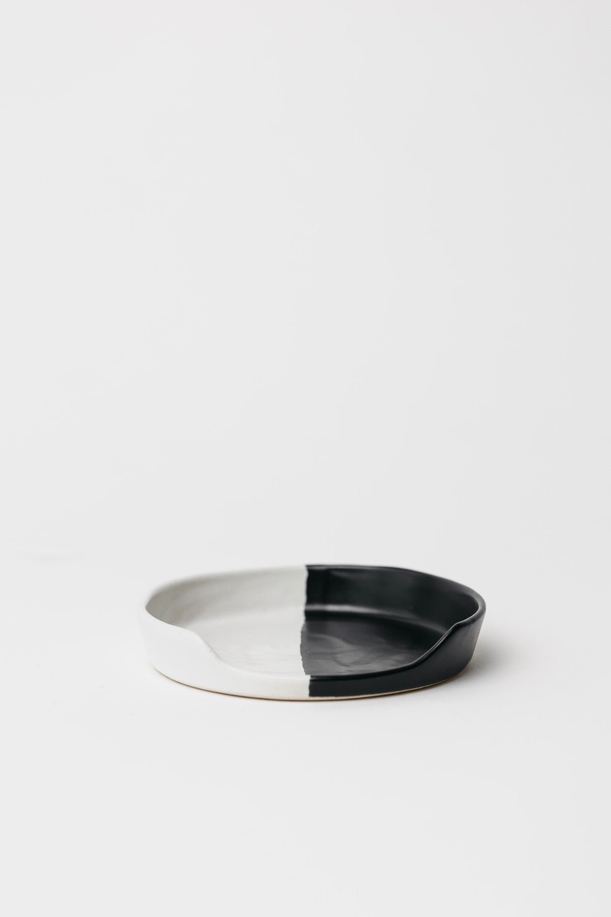 Dawson Spoon Rest - Matte Black/White