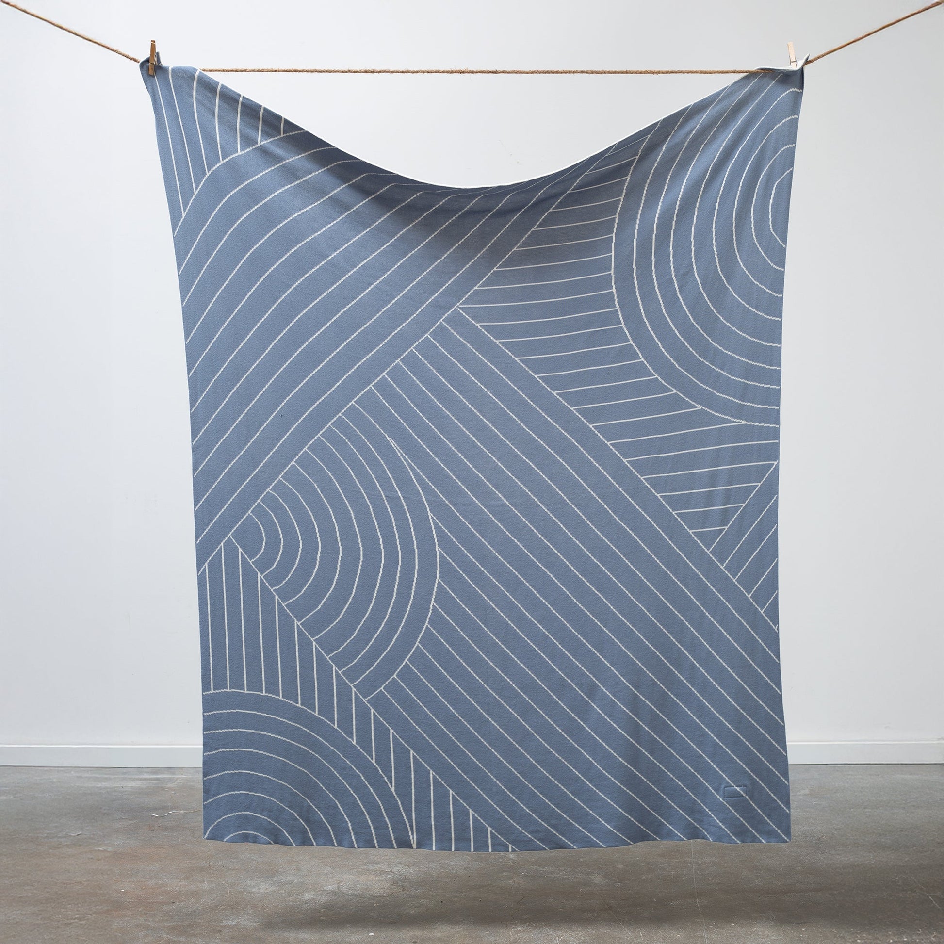 100% Cotton Knitted Throw - Lake and Cream