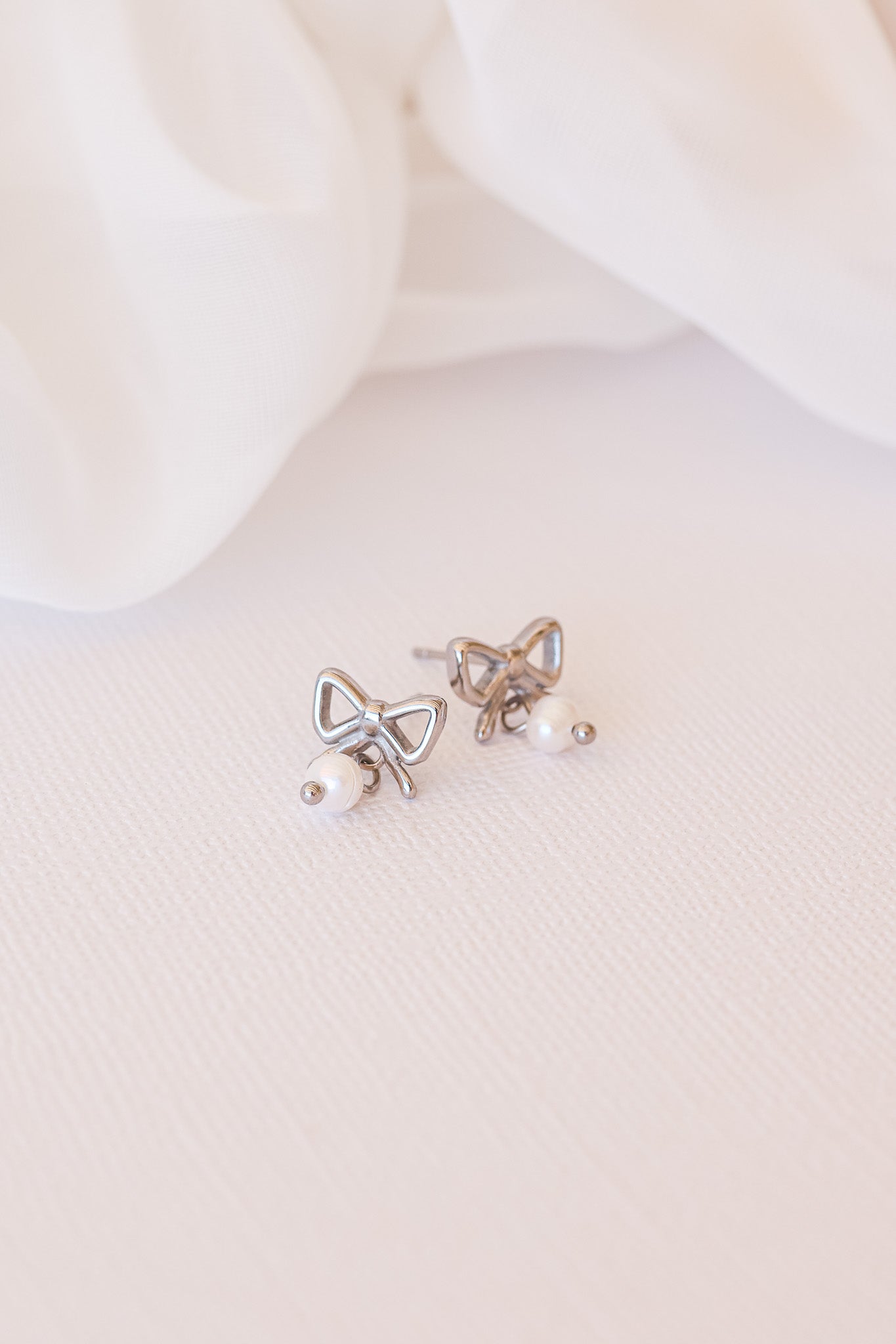 Jane Bow Earring