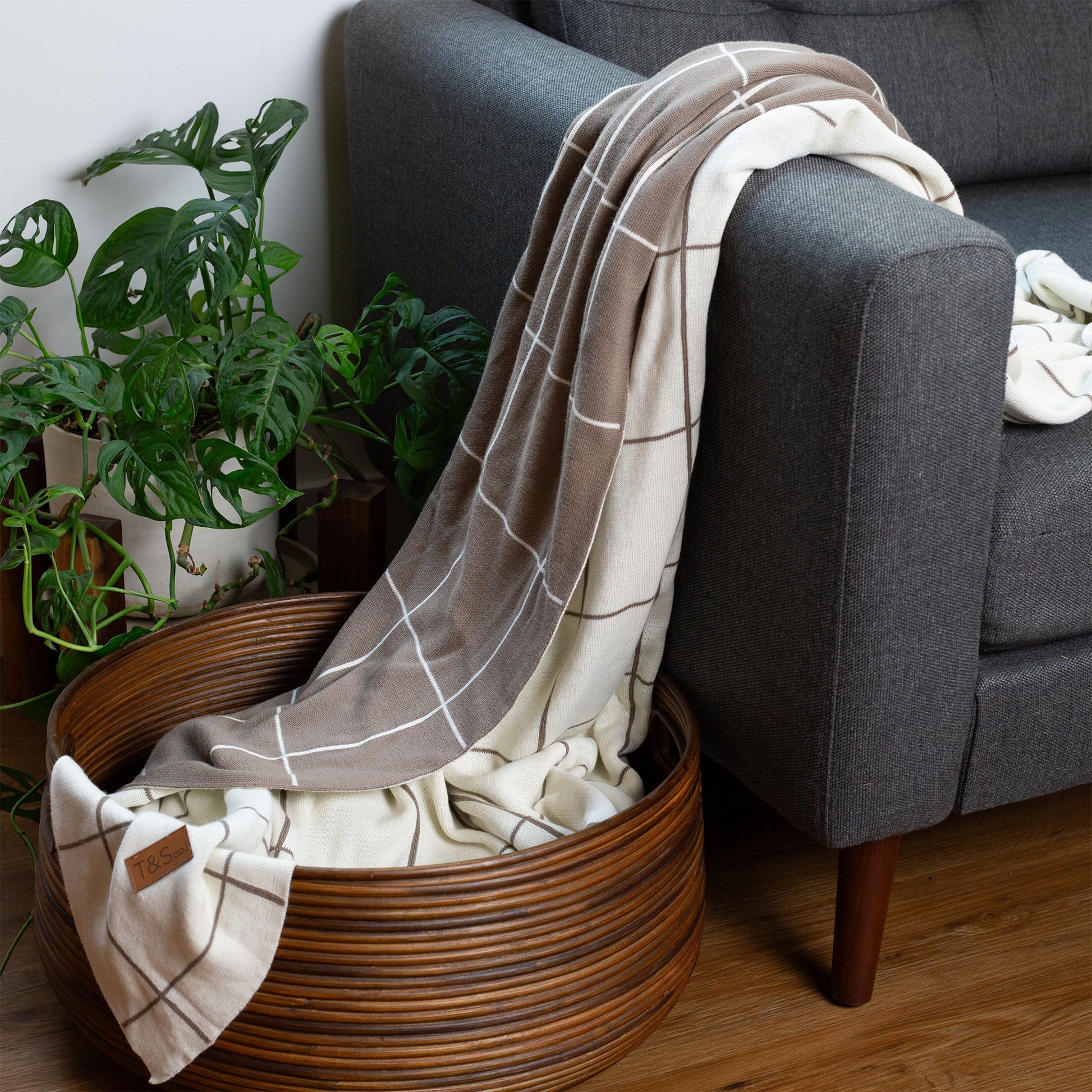 100% Cotton Knitted Throw - Double-Sided Grid in Latte and Cream