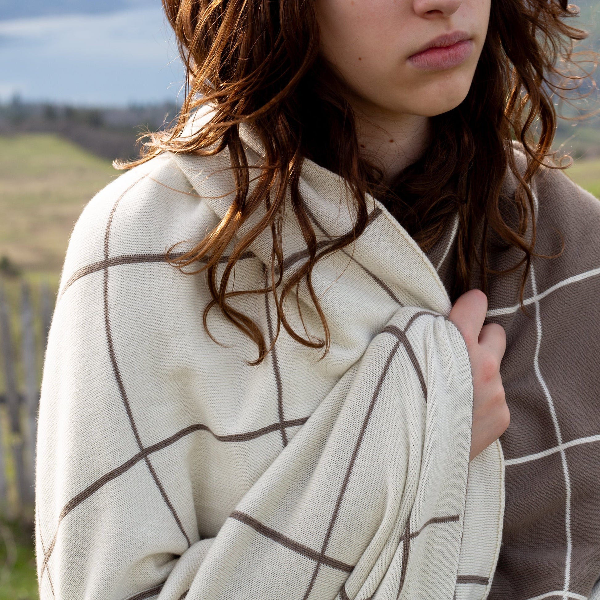 100% Cotton Knitted Throw - Double-Sided Grid in Latte and Cream